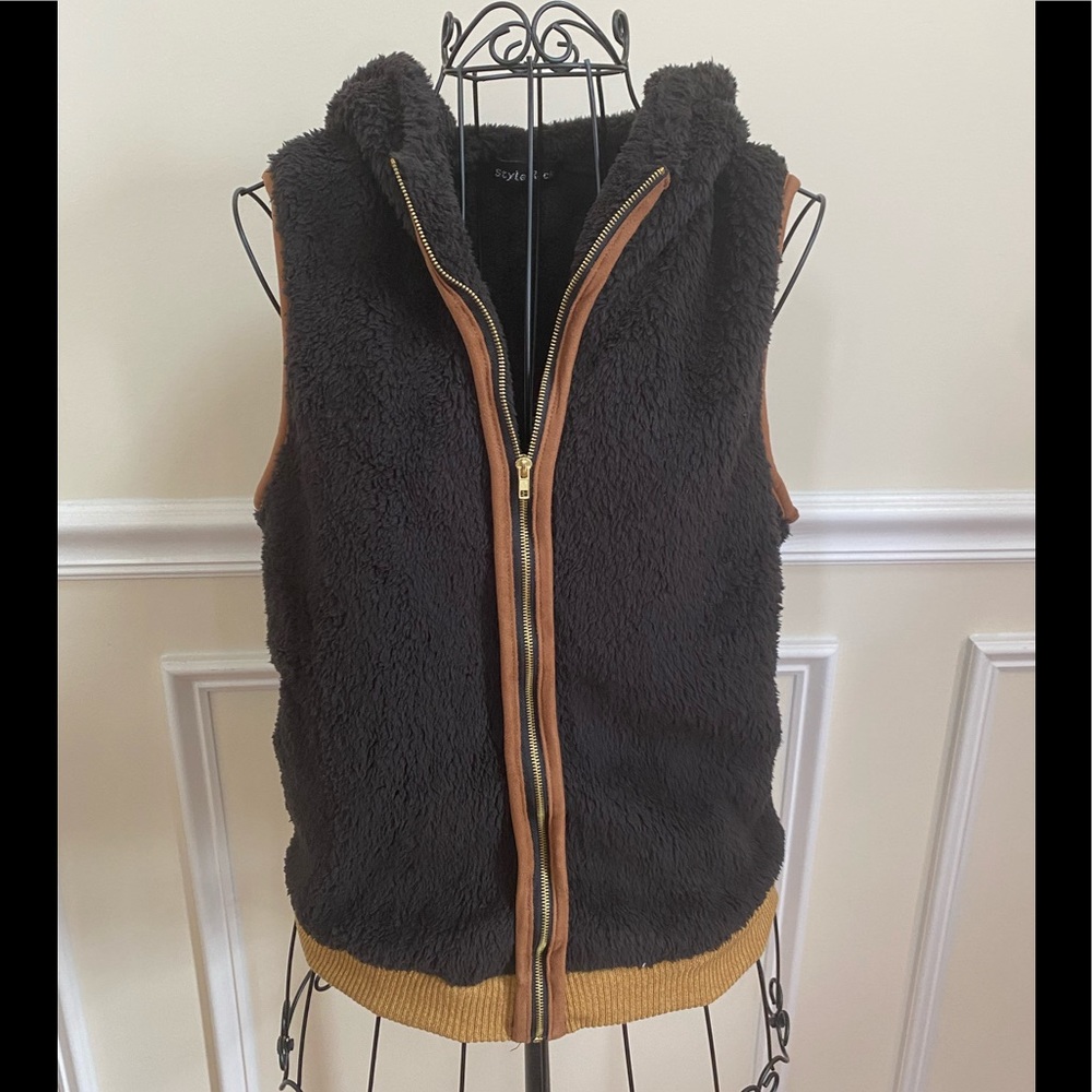 Style Rack Black Hooded Zip Front Fleece Vest - Picture 5 of 11